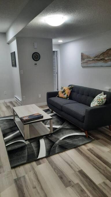 Carsonway Basement Suite Edmonton Extérieur photo